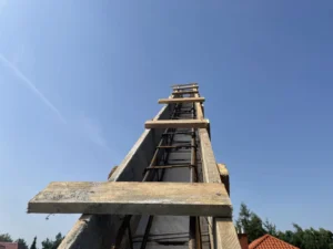 dom z użytkowym poddaszem, dachem dwuspadowym i garażem 190 m2 Warszawa 7