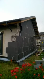 Prízemný dom z dachem dwuspadowym 90 m2 Poznań 11