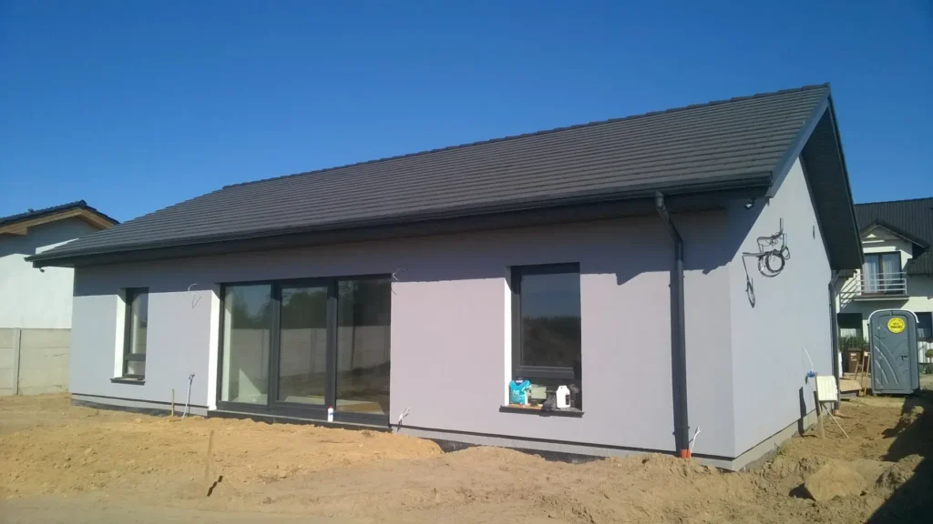 Domy energooszczędne Poznań - Prízemný dom z dachem dwuspadowym