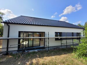 Prízemný dom z dachem dwuspadowym do 110 m2 Poznań 28