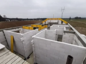 Prízemný dom z dachem dwuspadowym 120 m2 Poznań 8