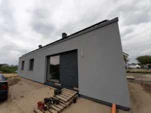 Prízemný dom z dachem dwuspadowym i garażem 80 m2 Poznań 21