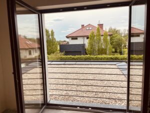 dom z użytkowym poddaszem, dachem dwuspadowym i garażem 190 m2 Warszawa 27