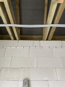 dom z użytkowym poddaszem, dachem dwuspadowym i garażem 190 m2 Warszawa 19