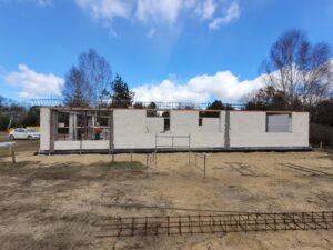 Prízemný dom z dachem dwuspadowym 110 m2 Poznań 8