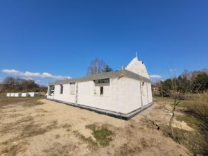 Prízemný dom z dachem dwuspadowym 110 m2 Poznań 11