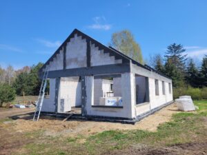 Prízemný dom z dachem dwuspadowym 110 m2 Poznań 12