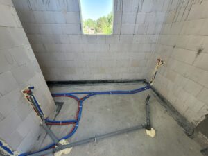 Prízemný dom z dachem dwuspadowym 110 m2 Poznań 14