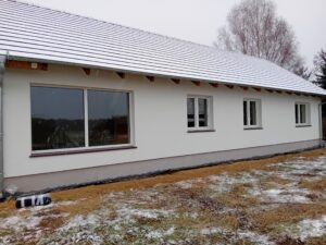 Firma budowlana Poznań - Prízemný dom z dachem dwuspadowym