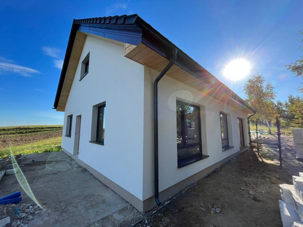 Budowa domów energooszczędnych Trójmiasto - dom z poddaszem użytkowym i dachem dwuspadowym