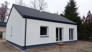 Budowa domów energooszczędnych Warszawa - Prízemný dom z dachem dwuspadowym