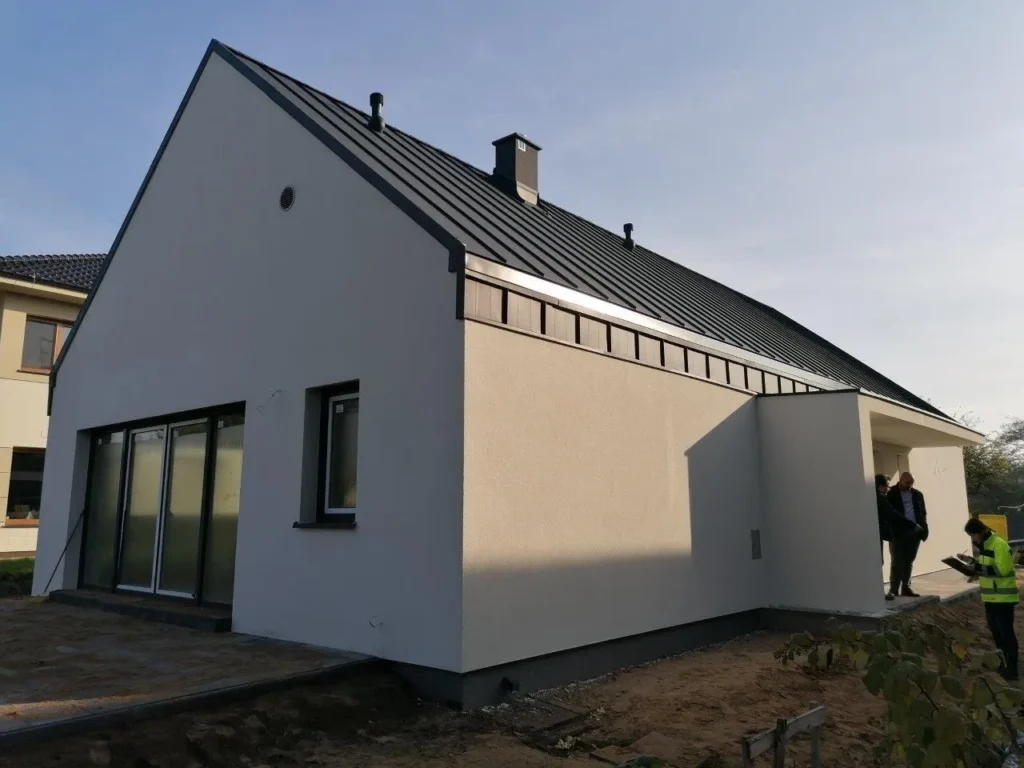 Firma budowlana Poznań - Prízemný dom z dachem dwuspadowym