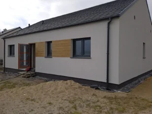 Firma budowlana Poznań - Prízemný dom z dachem dwuspadowym