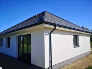 Firma budowlana Poznań - Prízemný dom z dachem kopertowym